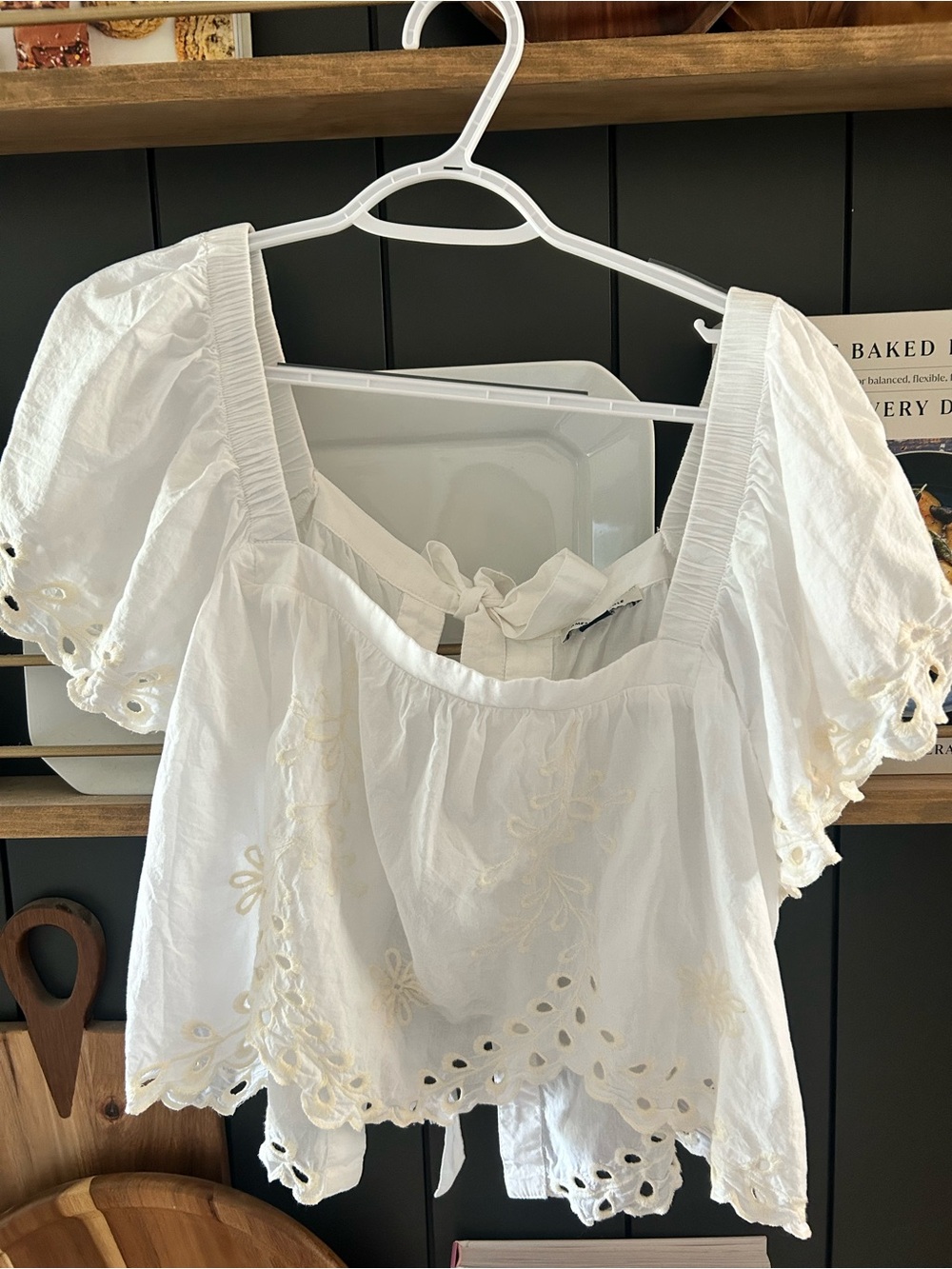 American Eagle Outfitters White Embroidered Puff Sleeve Crop Top